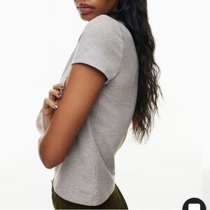 Aritzia TNA hold it Ortiz grey t-shirt